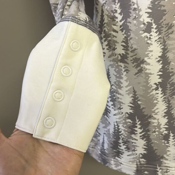 Under Armour Women’s Fitted Pullover W/ Long Sleeve Snap V-Neck & Sleeves- Med - Picture 4 of 15